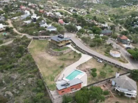 VENTA CASA 4 DORM VILLA DEL LAGO CARLOS PAZ CBA 