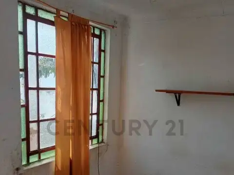 Casa 10 ambientes con 1 baño