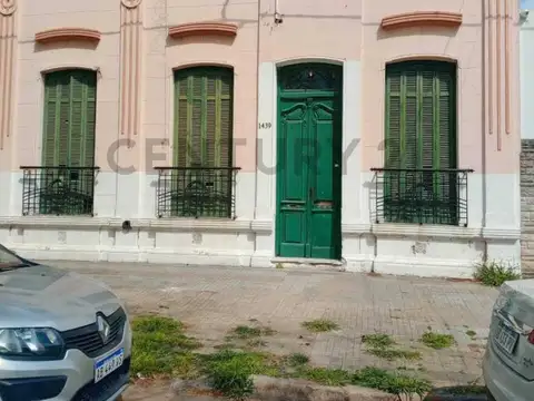 Casa en alquiler calle 115 entre 61 y 62.