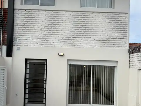 Depto Tipo Casa en Venta con 1 cocheras