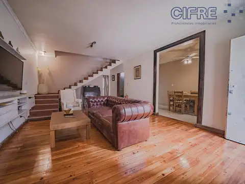 Depto Tipo Casa 5 ambientes con 2 baños