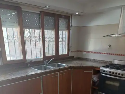 Casa en Venta con 4 cocheras