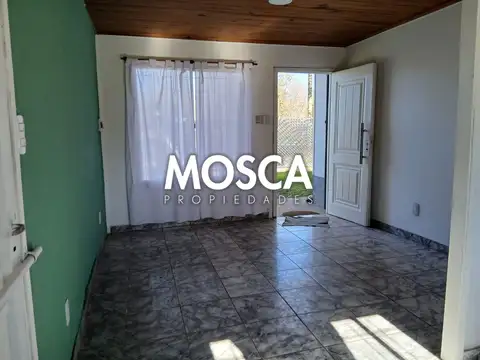Casa 2 ambientes con 1 baño