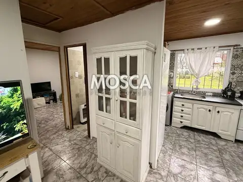 Casa en Alquiler con 2 cocheras