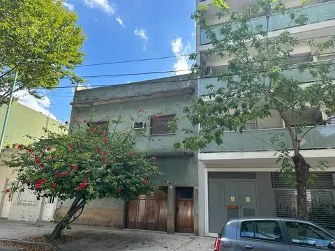Ph tres ambientes con patio y balcon al frente