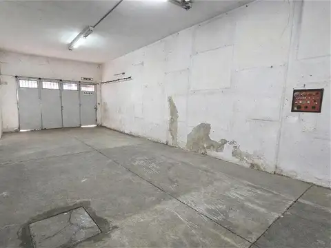 Galpon en Alquiler en Barrio Industrial, $ 2.500.000