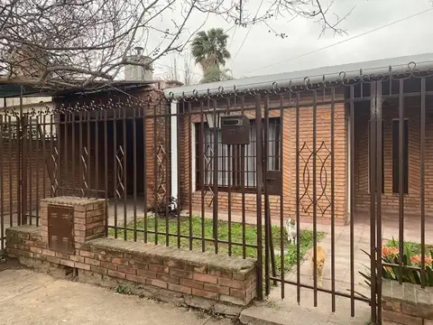 VENTA CASA 3 DOR. GALPÓN Y PATIO YOFRE SUR CÓRDOBA