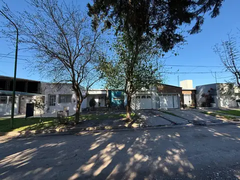 Casa en venta en Barrio Los Arces