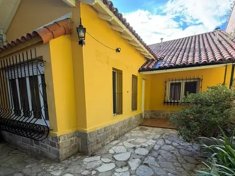 Depto Tipo Casa 5 ambientes con 2 baños