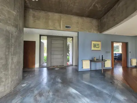 Casa en Venta Abril Club de Campo sobre doble lote