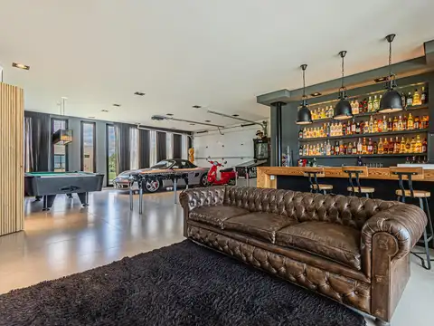 Casa 7 ambientes con 6 baños