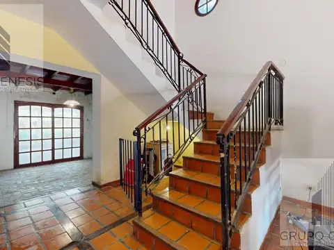 Casa en Venta con 4 cocheras