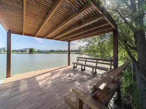 Casa en Venta con 5 cocheras