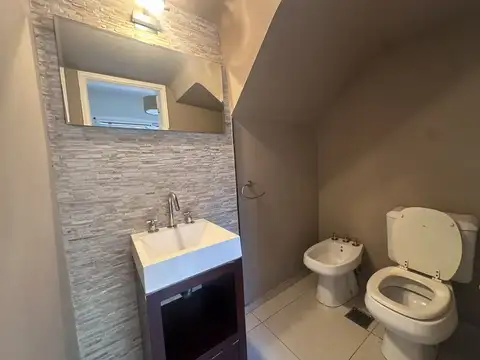 CASA EN ALQUILER – BARRIO CANDIOTI SUR.