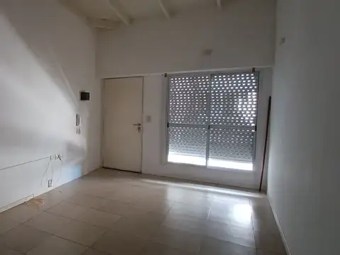 Departamento en Alquiler en Castelar, $ 570.000