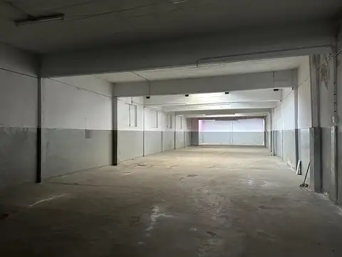 Depósito de 610 m2 en Alquiler en Ituzaingó