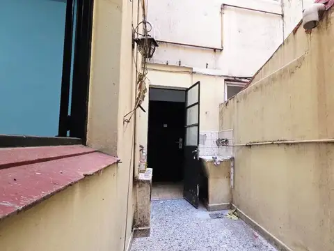 VENTA DEP 3 AMB CON 2 PATIOS A RECICLAR CHACARITA