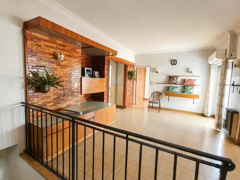 Depto Tipo Casa en Venta de 5 ambientes