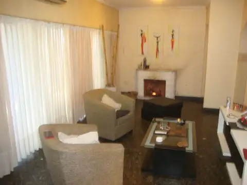 Depto Tipo Casa en Venta de 4 dormitorios