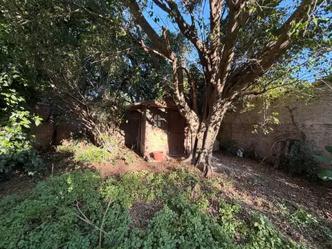 CHALET  SOBRE LOTE 400 MTS. BUEN ESTADO