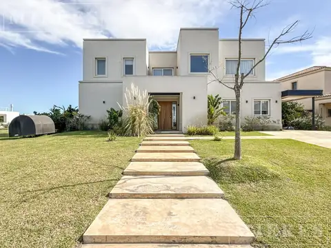 Casa en Venta al Noroeste