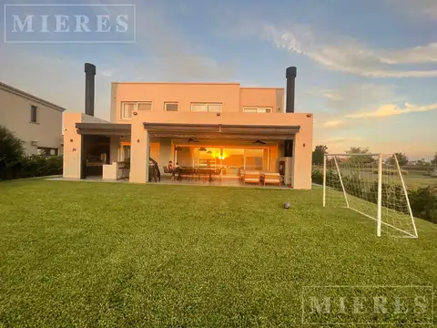 casa en venta en Puertos Muelles, a la laguna