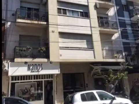 Venta. Departamento. Lomas De Zamora. 2 amb. Ideal renta. Próximo a estación . Centro comercial