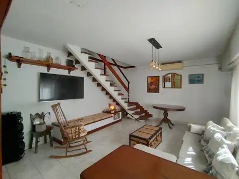 Depto Tipo Casa en Venta con 1 cocheras