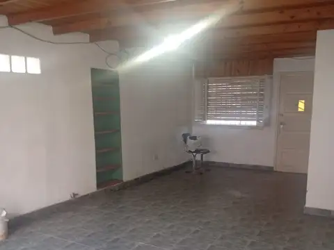 Casa y departamento en venta en Merlo Sur