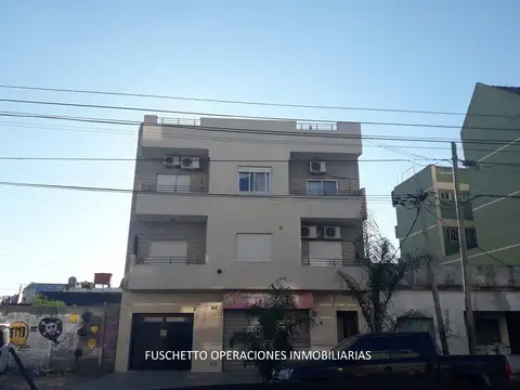 Departamento 2 ambientes en Alquiler con Balcón y Cochera