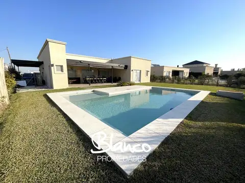 Casa  en Alq. Temporario en Club Manuel Belgrano, Escobar, G.B.A. Zona Norte