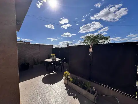 Depto Tipo Casa en Venta con 2 cocheras