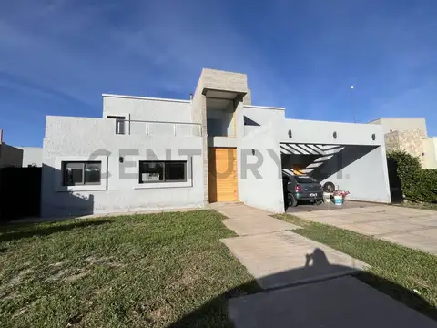 Severo del Castillo , Piso 0