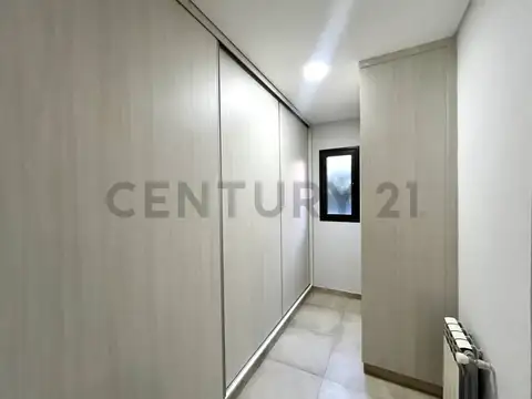 Century 21 López vende casa ubicada en barrio privado “Cortaderas 2” en calle Severo del Castillo, G