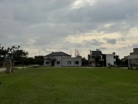 Terreno en Venta en Santo Tome, USD 140.000