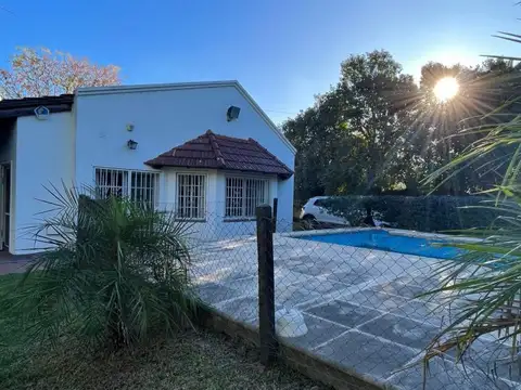 Casa en Villa La Ribera (Andino). Gran parque, piscina. Impecable estado