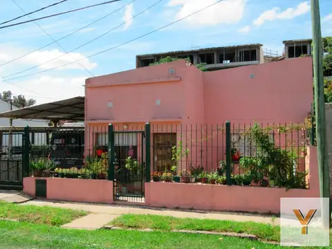 Casa en venta - 2 Dormitorios 2 Baños - Cochera - 425Mts2 - Pilar