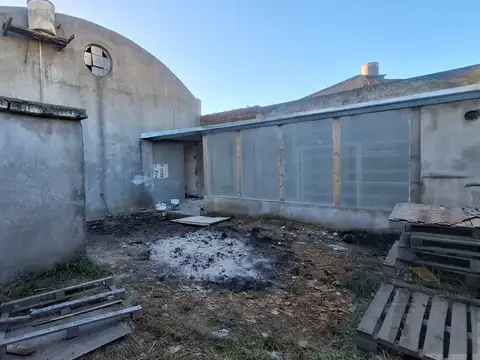 Galpon en Alquiler en Barrio 180, $ 2.000.000