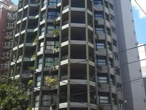 PISO de Categoria 4 Amb. c/ 2 Cocheras FRENTE a la PLAZA MITRE- Ramos Mejía