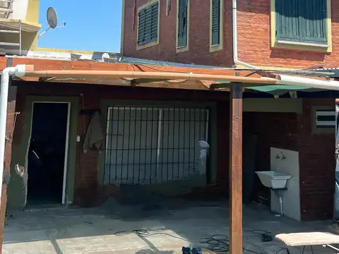 Casa 2 ambientes con 1 baño