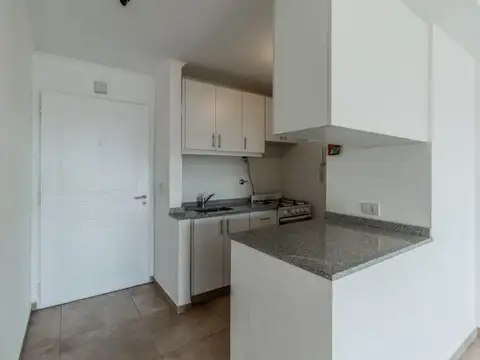 DEPARTAMENTO . FRENTE . BALCÓN ATERRAZADO CON VISTA ABIERTA