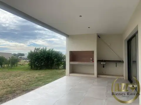 Casa en Venta en Pilar del Este - Santa Lucia, USD 180.000