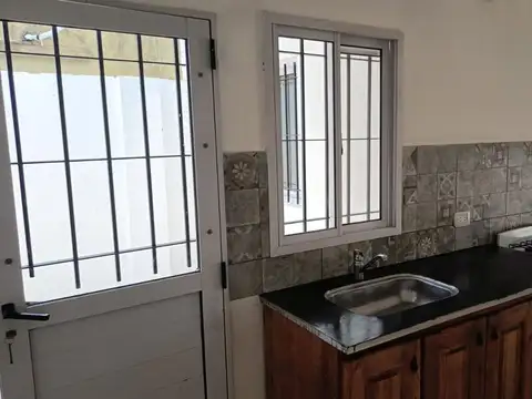 Depto Tipo Casa en Alquiler de 1 dormitorio
