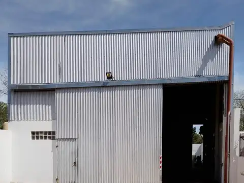 Galpón comercial en venta  Ituzaingó norte