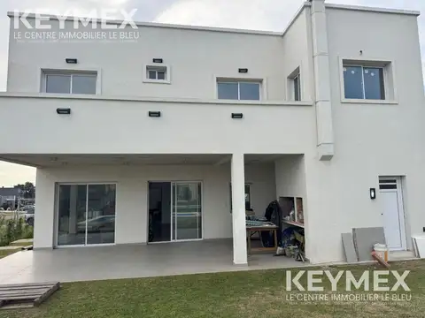 Casa en Venta al Este