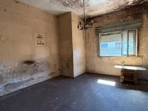 Depto Tipo Casa en Venta 50 años