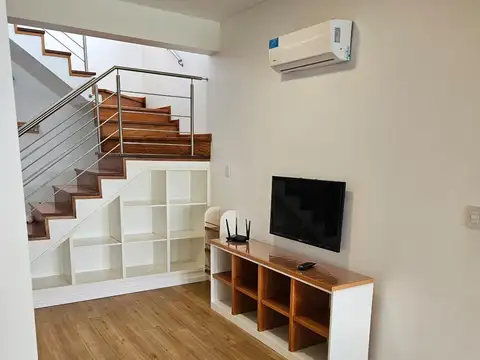Casa en Alquiler en Puerto Roldan, USD 2.800