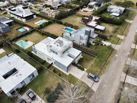 Casa en Alquiler de 4 dormitorios