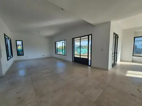 Casa 3 ambientes con 2 baños