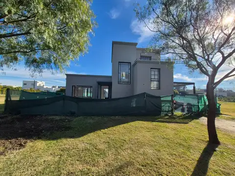 CASA | LOTE 458 | 157 m2 | 2 DORM + ESCRITORIO |